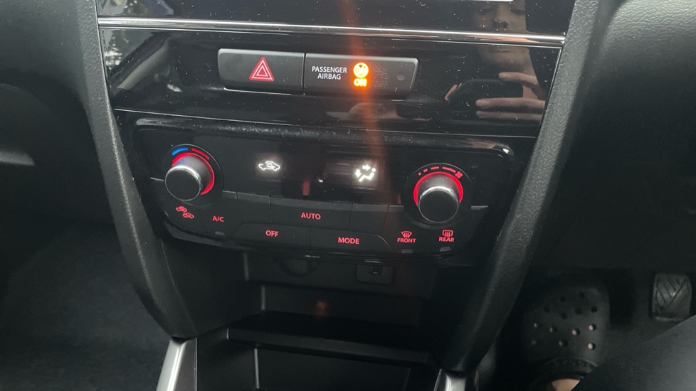 Suzuki Vitara 1.4 Boosterjet 48V Hybrid SZ-T 5dr Petrol Estate - Image 41
