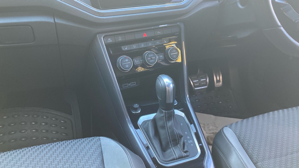 Volkswagen T-Roc 1.5 TSI EVO R-Line 5dr DSG Petrol Hatchback - Image 13
