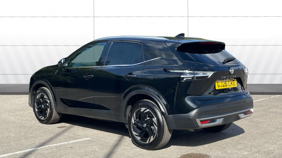 Nissan Qashqai 1.3 DiG-T MH 158 N-Connecta 5dr Xtronic Petrol Hatchback - Image 2
