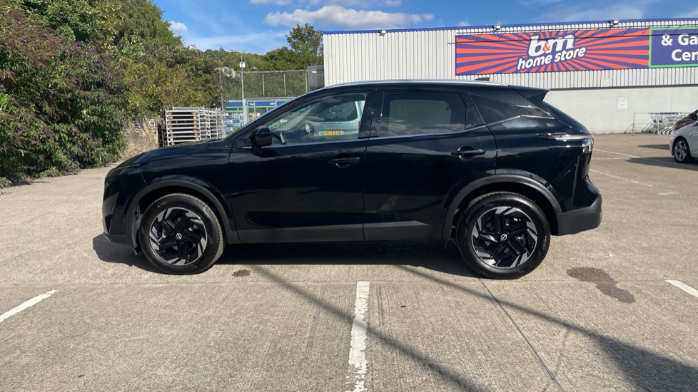 Nissan Qashqai 1.3 DiG-T MH 158 N-Connecta 5dr Xtronic Petrol Hatchback - Image 8