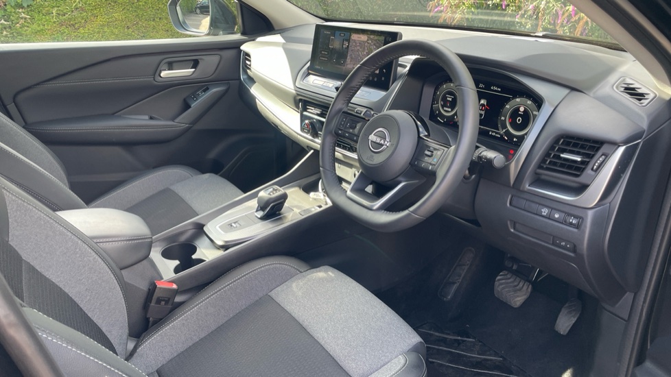 Nissan Qashqai 1.3 DiG-T MH 158 N-Connecta 5dr Xtronic Petrol Hatchback - Image 9