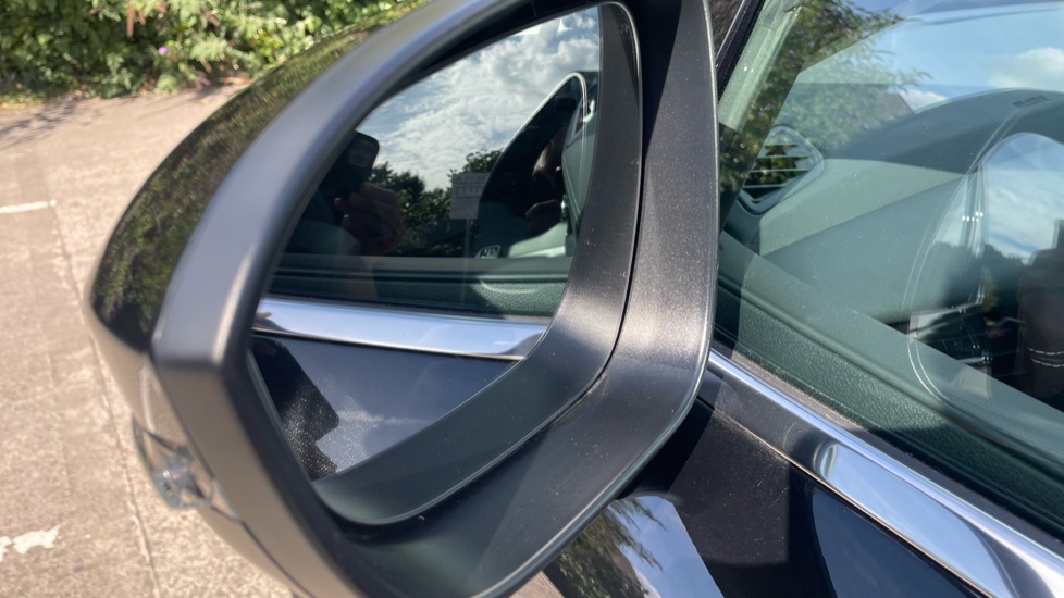 Nissan Qashqai 1.3 DiG-T MH 158 N-Connecta 5dr Xtronic Petrol Hatchback - Image 32