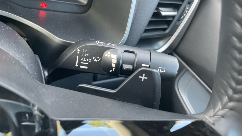 Nissan Qashqai 1.3 DiG-T MH 158 N-Connecta 5dr Xtronic Petrol Hatchback - Image 44