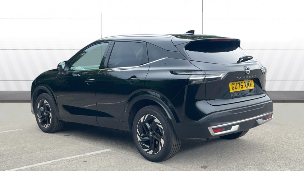 Nissan Qashqai 1.3 DiG-T MH 158 N-Connecta 5dr Xtronic Petrol Hatchback - Image 2