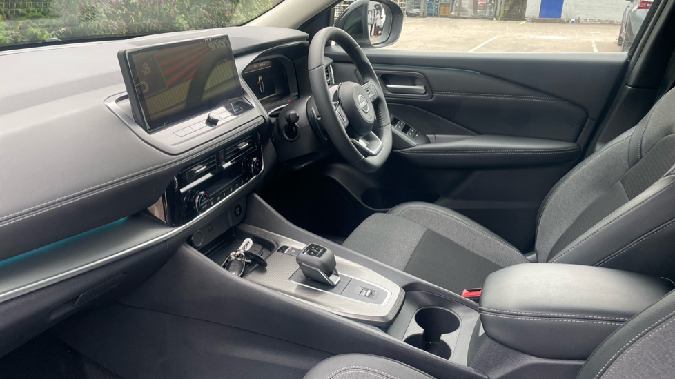 Nissan Qashqai 1.3 DiG-T MH 158 N-Connecta 5dr Xtronic Petrol Hatchback - Image 9