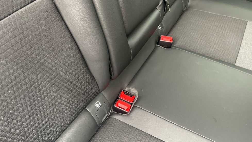 Nissan Qashqai 1.3 DiG-T MH 158 N-Connecta 5dr Xtronic Petrol Hatchback - Image 17