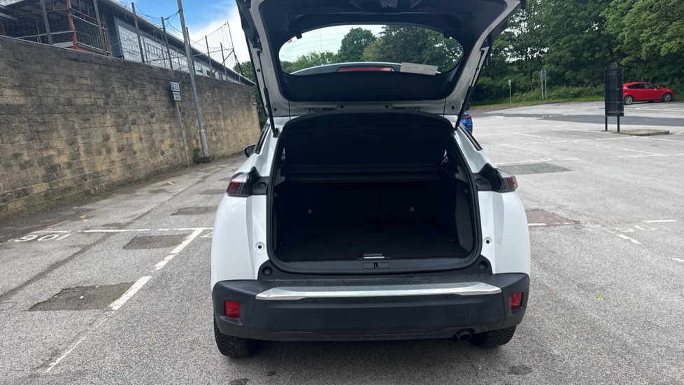 Peugeot 2008 1.2 PureTech Active Premium 5dr Petrol Estate - Image 4
