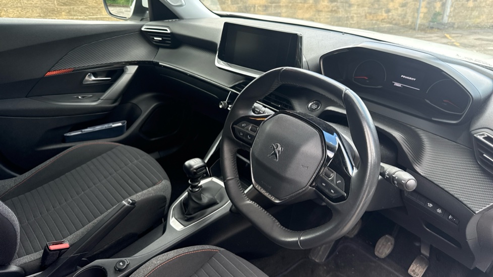 Peugeot 2008 1.2 PureTech Active Premium 5dr Petrol Estate - Image 11