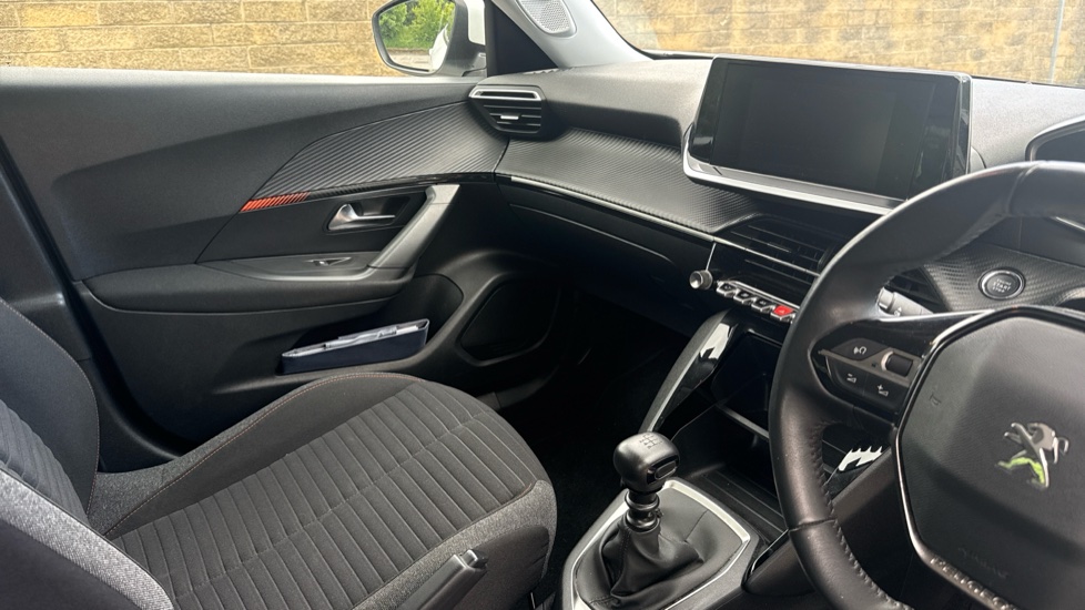 Peugeot 2008 1.2 PureTech Active Premium 5dr Petrol Estate - Image 14