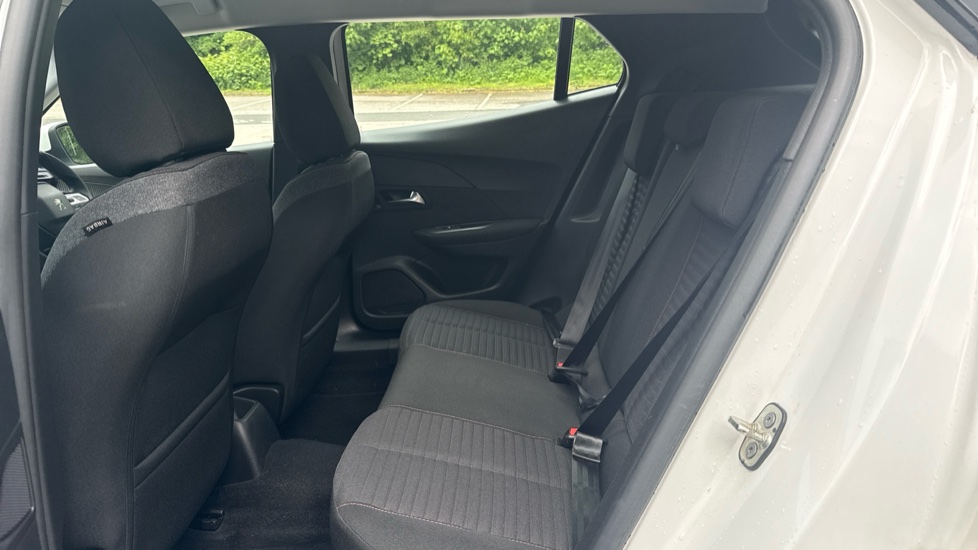 Peugeot 2008 1.2 PureTech Active Premium 5dr Petrol Estate - Image 16