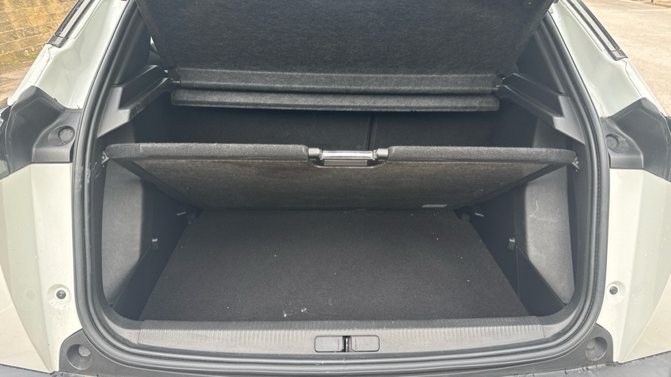 Peugeot 2008 1.2 PureTech Active Premium 5dr Petrol Estate - Image 22