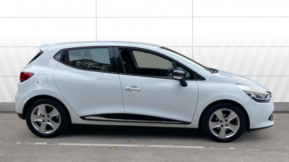 Renault Clio 1.2 16V Dynamique Nav 5dr Petrol Hatchback - Image 5