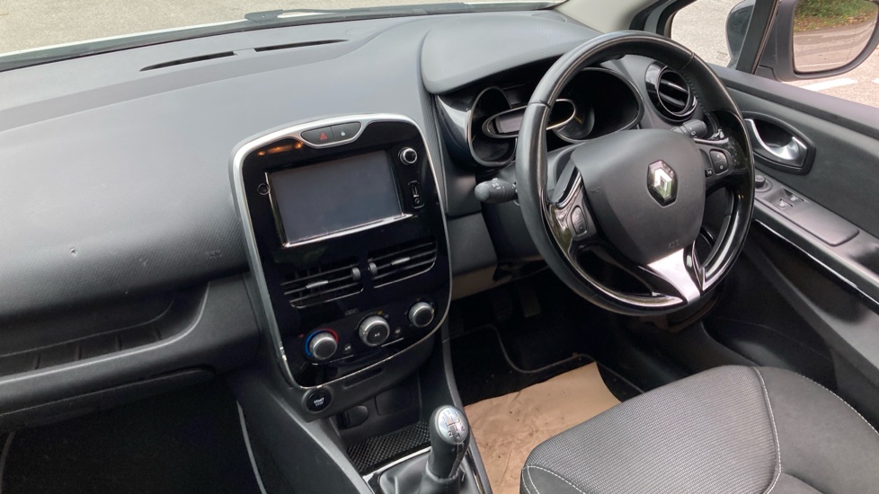 Renault Clio 1.2 16V Dynamique Nav 5dr Petrol Hatchback - Image 9