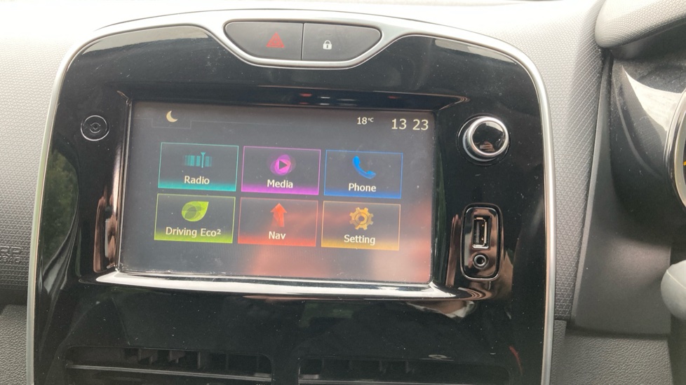 Renault Clio 1.2 16V Dynamique Nav 5dr Petrol Hatchback - Image 12