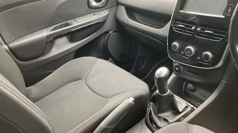 Renault Clio 1.2 16V Dynamique Nav 5dr Petrol Hatchback - Image 14
