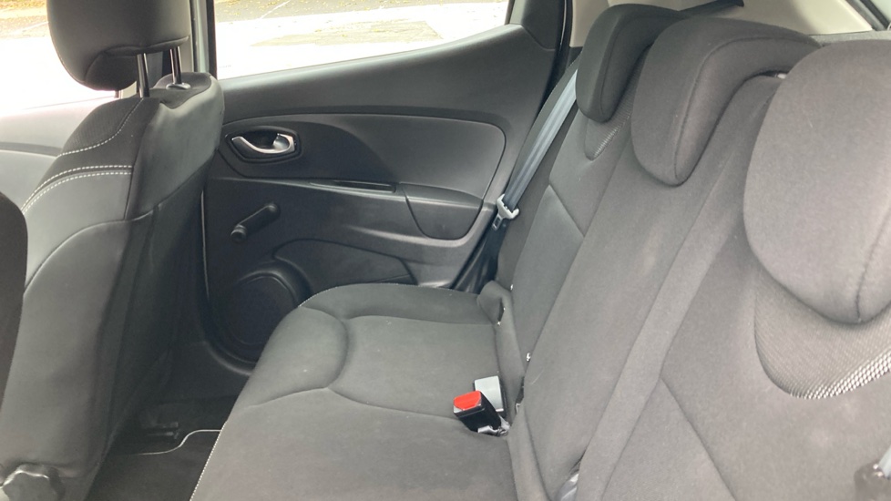Renault Clio 1.2 16V Dynamique Nav 5dr Petrol Hatchback - Image 16