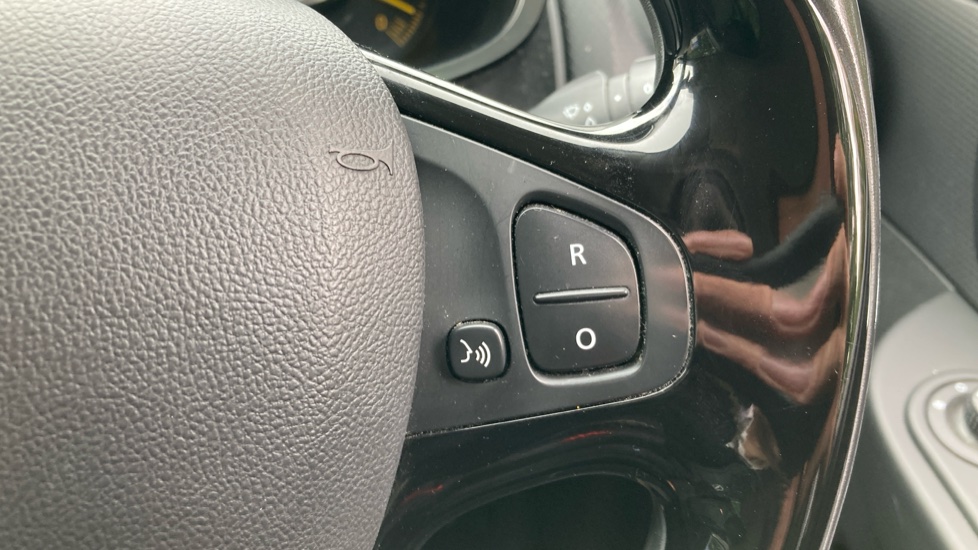 Renault Clio 1.2 16V Dynamique Nav 5dr Petrol Hatchback - Image 21