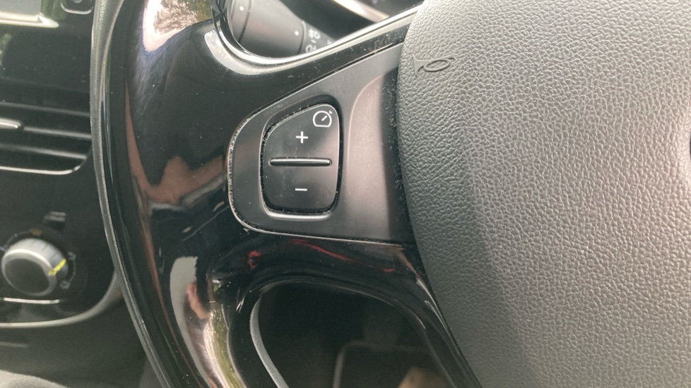 Renault Clio 1.2 16V Dynamique Nav 5dr Petrol Hatchback - Image 22