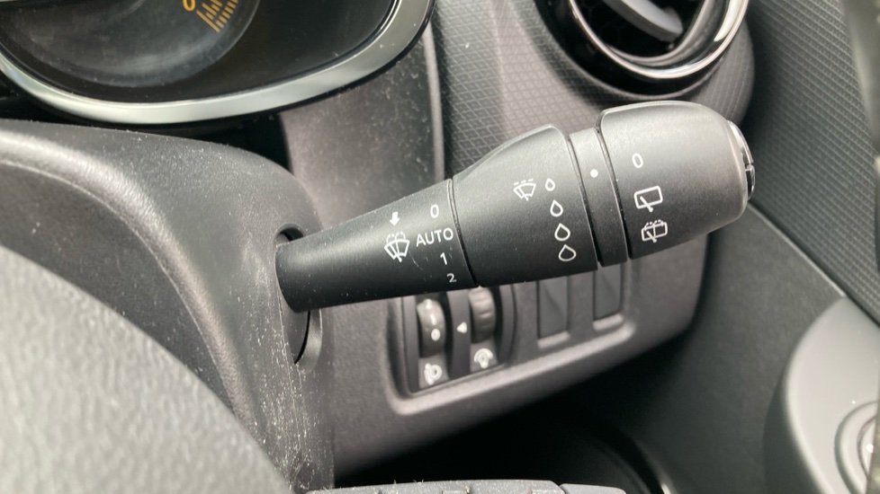 Renault Clio 1.2 16V Dynamique Nav 5dr Petrol Hatchback - Image 30