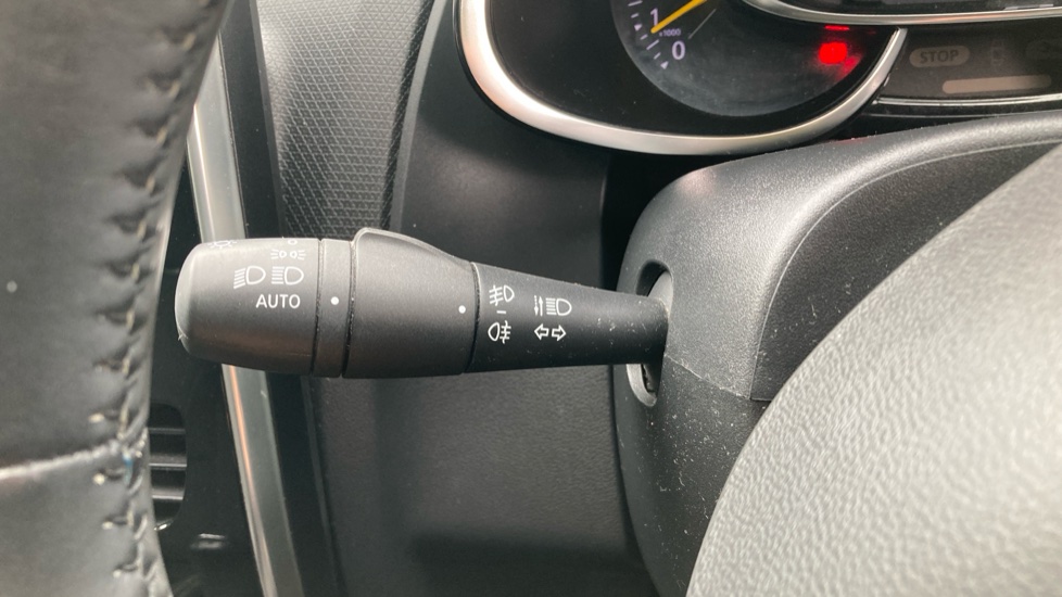 Renault Clio 1.2 16V Dynamique Nav 5dr Petrol Hatchback - Image 31