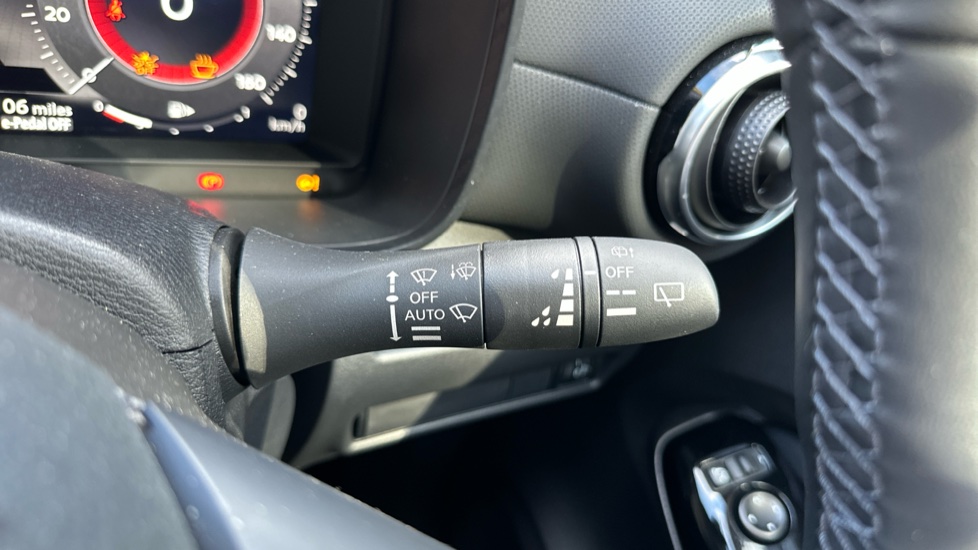 Nissan Juke 1.6 Hybrid N-Sport 5dr Auto Hybrid Hatchback - Image 23