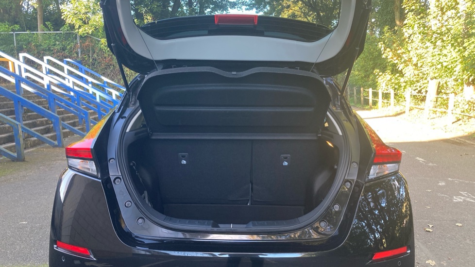 Nissan LEAF 110kW N-Connecta 39kWh 5dr Auto Electric Hatchback - Image 4