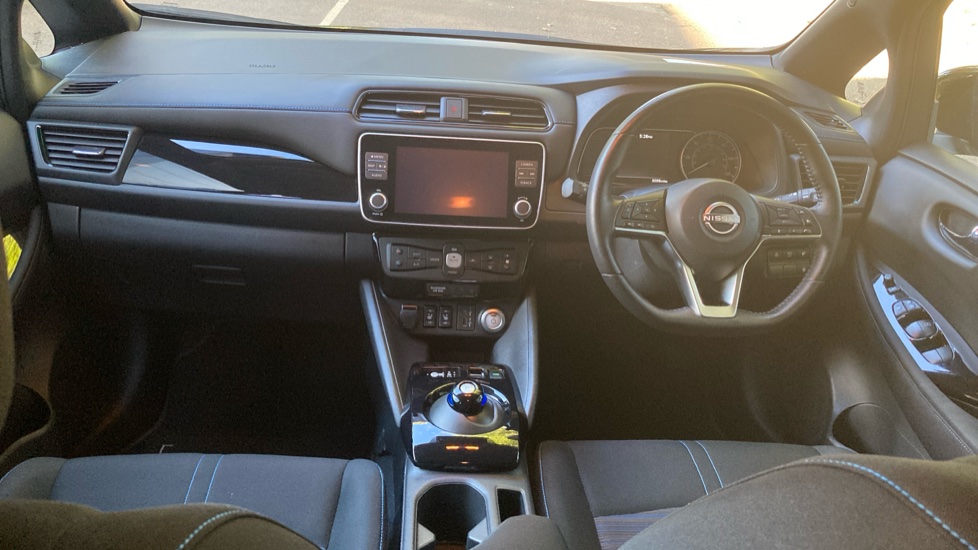 Nissan LEAF 110kW N-Connecta 39kWh 5dr Auto Electric Hatchback - Image 10