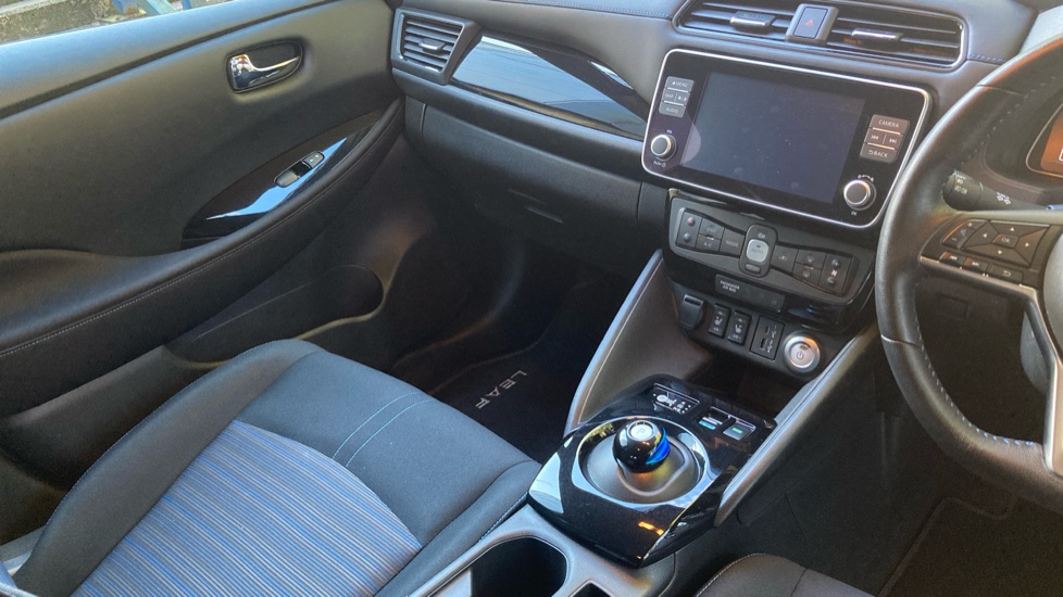 Nissan LEAF 110kW N-Connecta 39kWh 5dr Auto Electric Hatchback - Image 14