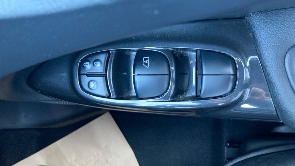 Nissan Juke 1.6 [112] Bose Personal Edition 5dr CVT Petrol Hatchback - Image 23