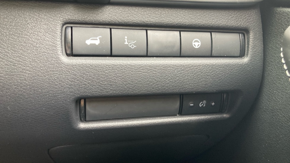 Nissan Qashqai 1.5 E-Power Tekna 5dr Auto Hybrid Hatchback - Image 23