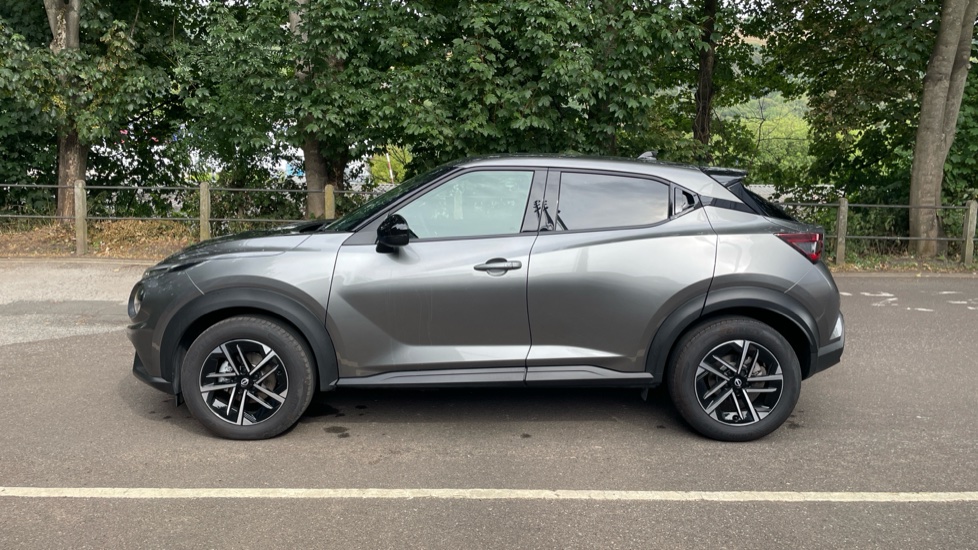 Nissan Juke 1.6 Hybrid N-Connecta 5dr Auto Hybrid Hatchback - Image 8