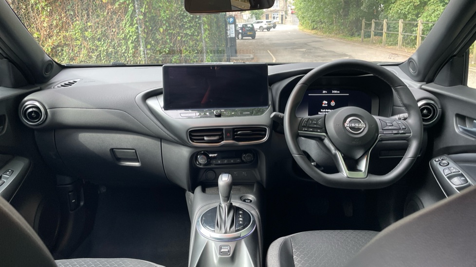Nissan Juke 1.6 Hybrid N-Connecta 5dr Auto Hybrid Hatchback - Image 10