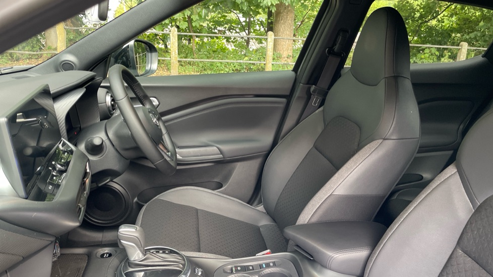 Nissan Juke 1.6 Hybrid N-Connecta 5dr Auto Hybrid Hatchback - Image 14