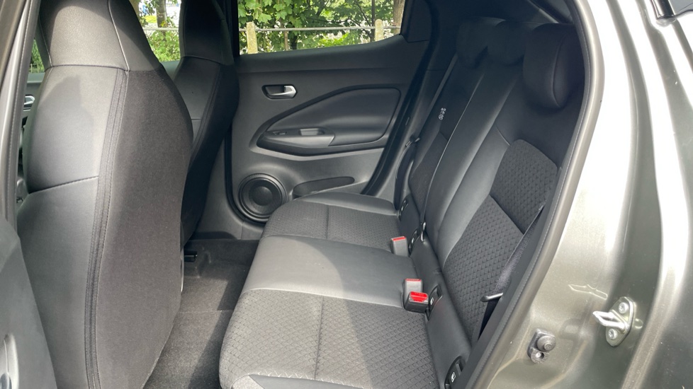 Nissan Juke 1.6 Hybrid N-Connecta 5dr Auto Hybrid Hatchback - Image 16