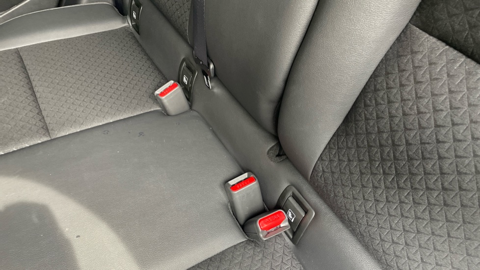 Nissan Juke 1.6 Hybrid N-Connecta 5dr Auto Hybrid Hatchback - Image 17