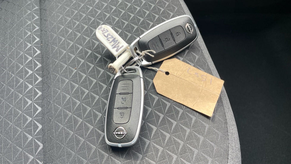 Nissan Juke 1.6 Hybrid N-Connecta 5dr Auto Hybrid Hatchback - Image 20