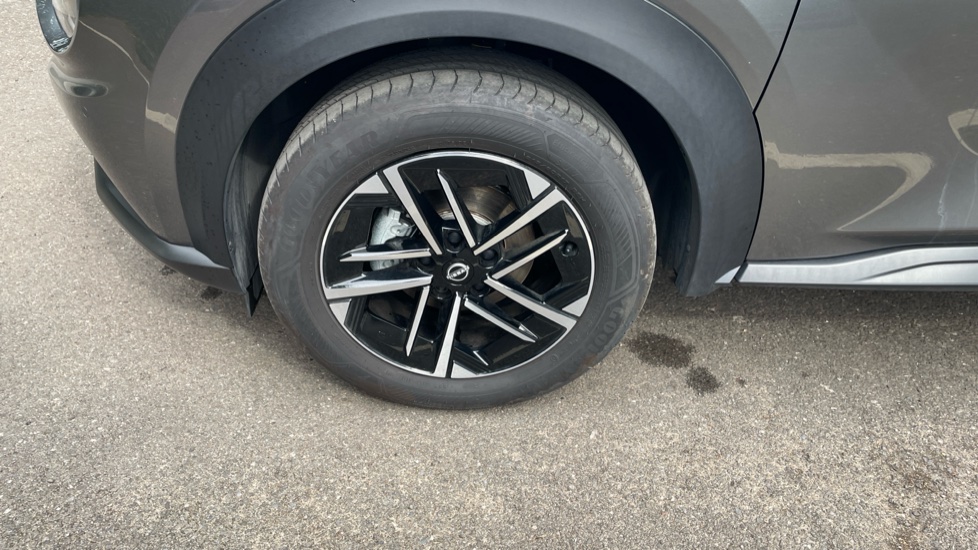 Nissan Juke 1.6 Hybrid N-Connecta 5dr Auto Hybrid Hatchback - Image 24