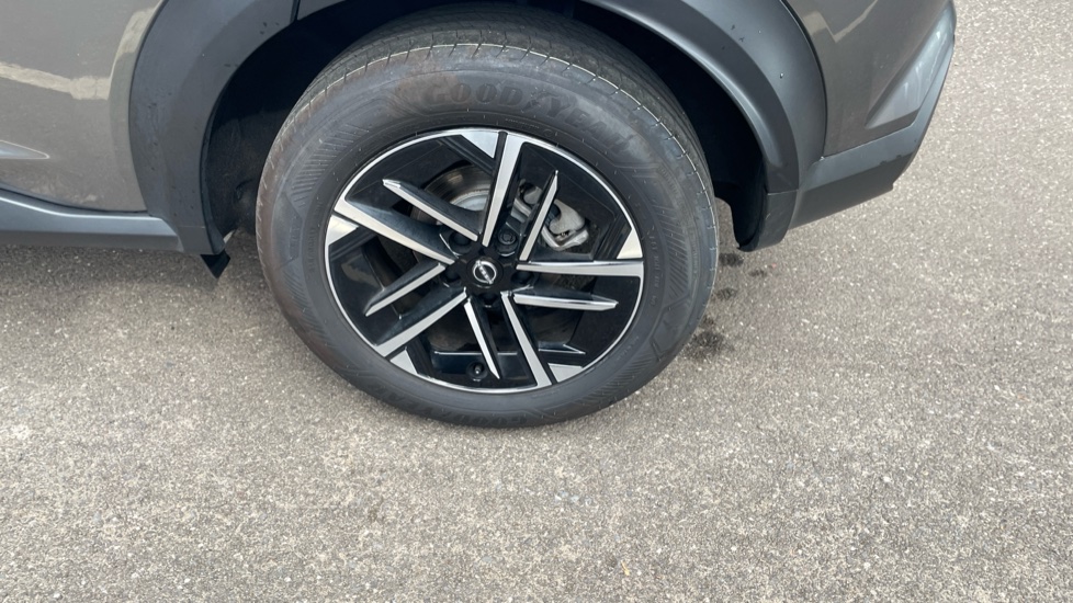 Nissan Juke 1.6 Hybrid N-Connecta 5dr Auto Hybrid Hatchback - Image 25