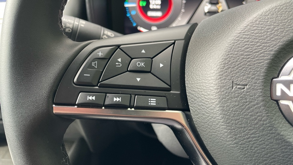 Nissan Juke 1.6 Hybrid N-Connecta 5dr Auto Hybrid Hatchback - Image 39