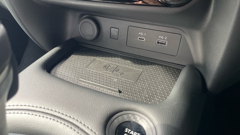 Nissan Juke 1.6 Hybrid N-Connecta 5dr Auto Hybrid Hatchback - Image 45