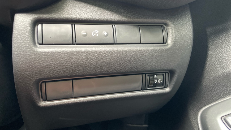 Nissan Juke 1.6 Hybrid N-Connecta 5dr Auto Hybrid Hatchback - Image 48