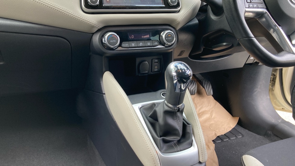 Nissan Micra 0.9 IG-T Tekna 5dr Petrol Hatchback - Image 13