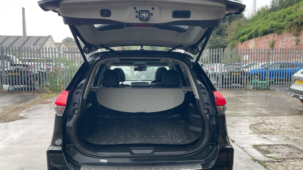 Nissan X-Trail 1.6 dCi Tekna 5dr 4WD Diesel Station Wagon - Image 4