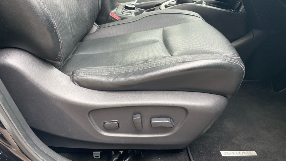 Nissan X-Trail 1.6 dCi Tekna 5dr 4WD Diesel Station Wagon - Image 35