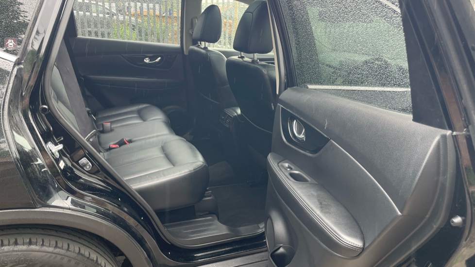 Nissan X-Trail 1.6 dCi Tekna 5dr 4WD Diesel Station Wagon - Image 37