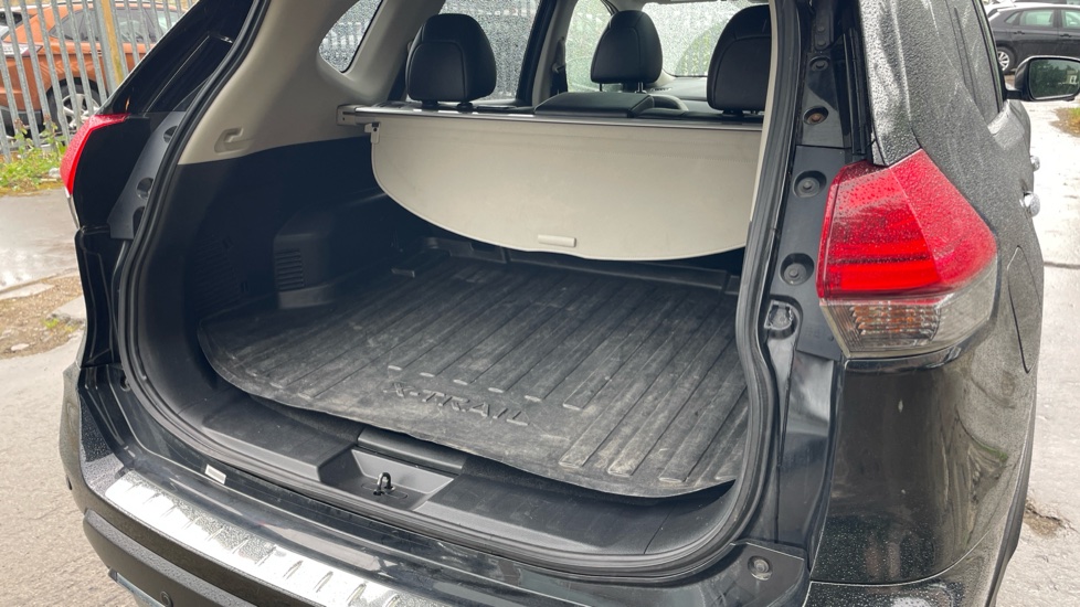 Nissan X-Trail 1.6 dCi Tekna 5dr 4WD Diesel Station Wagon - Image 38
