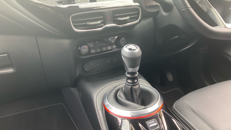 Nissan Juke 1.0 DiG-T Tekna 5dr Petrol Hatchback - Image 13