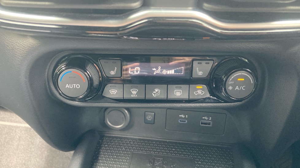 Nissan Juke 1.0 DiG-T Tekna 5dr Petrol Hatchback - Image 26