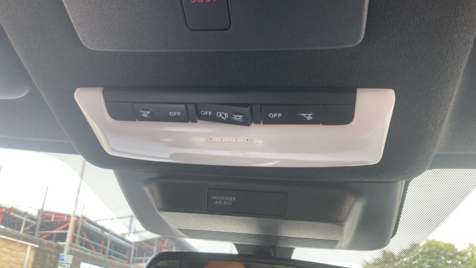 Nissan Juke 1.0 DiG-T Tekna 5dr Petrol Hatchback - Image 28