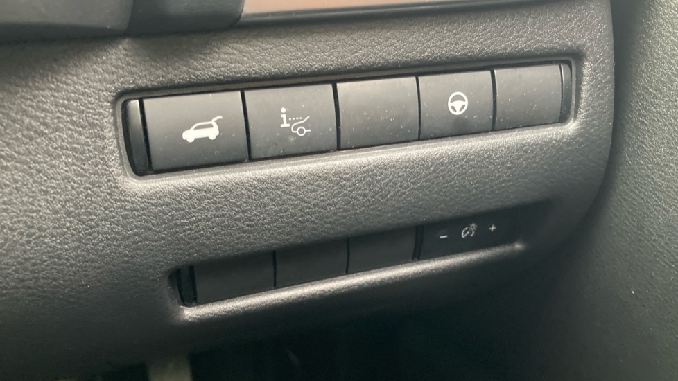 Nissan Qashqai 1.5 E-Power Tekna 5dr Auto Hybrid Hatchback - Image 23